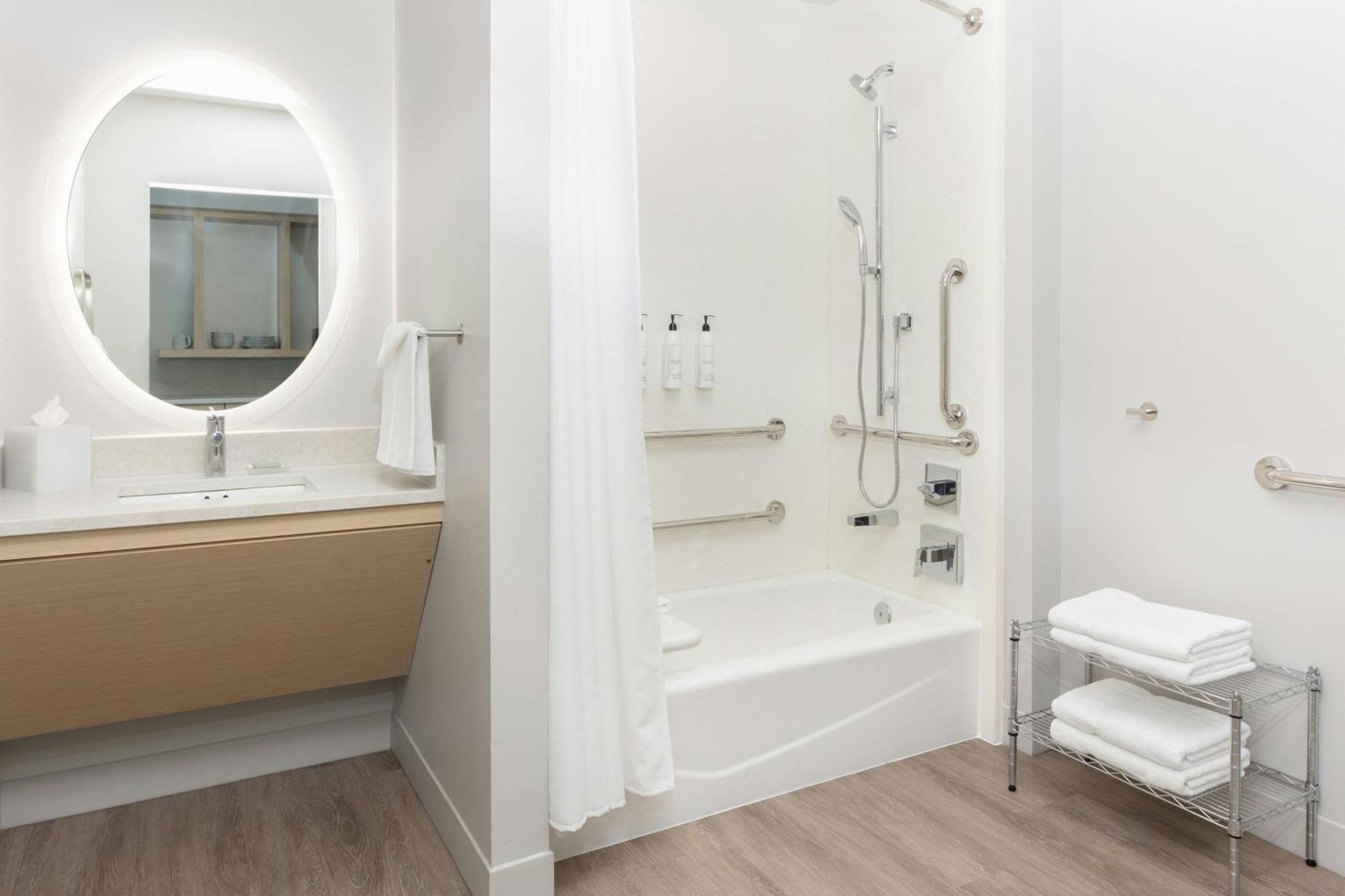 Towneplace Suites By Marriott Monrovia Exteriör bild